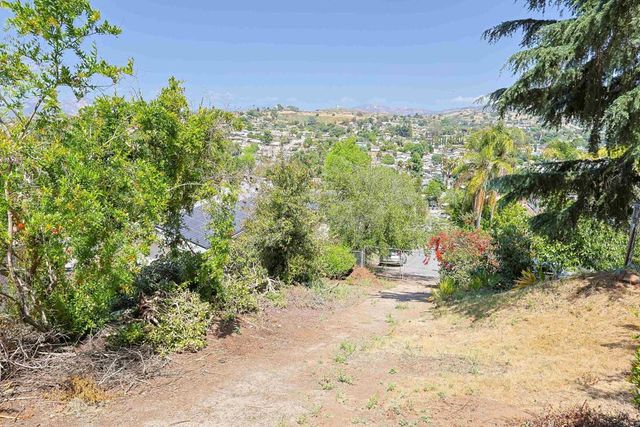 11825 Taia, Lakeside, CA 92040