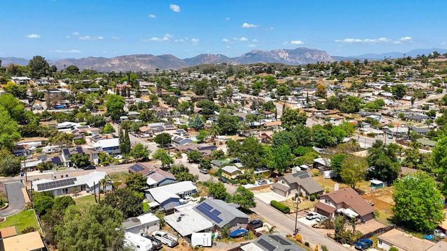 11825 Taia, Lakeside, CA 92040