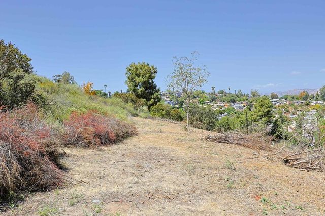 11825 Taia, Lakeside, CA 92040