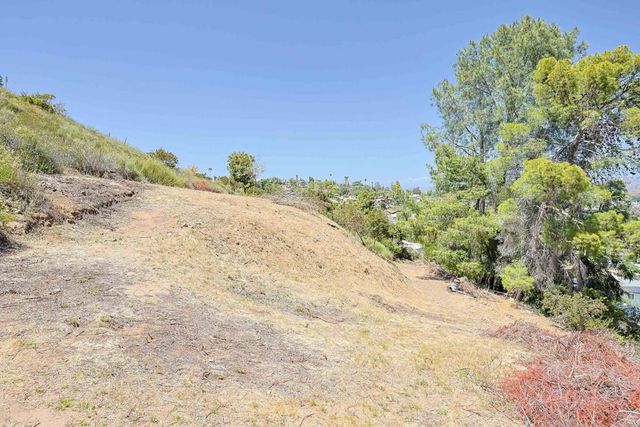 11825 Taia, Lakeside, CA 92040