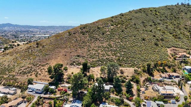 11825 Taia, Lakeside, CA 92040