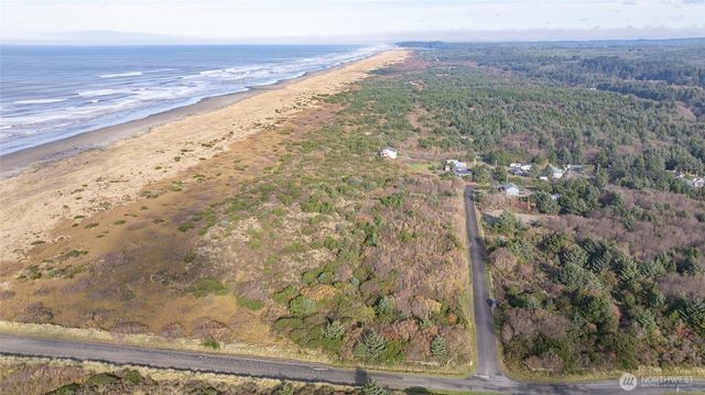 16 Driftwood Drive, Ocean Shores, WA 98569