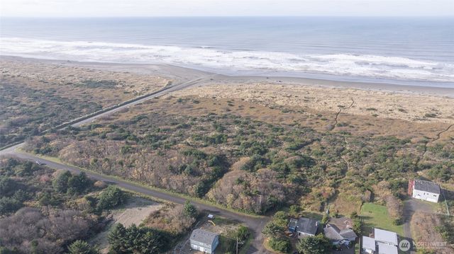 16 Driftwood Drive, Ocean Shores, WA 98569