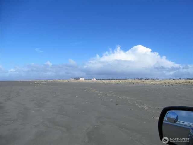 16 Driftwood Drive, Ocean Shores, WA 98569