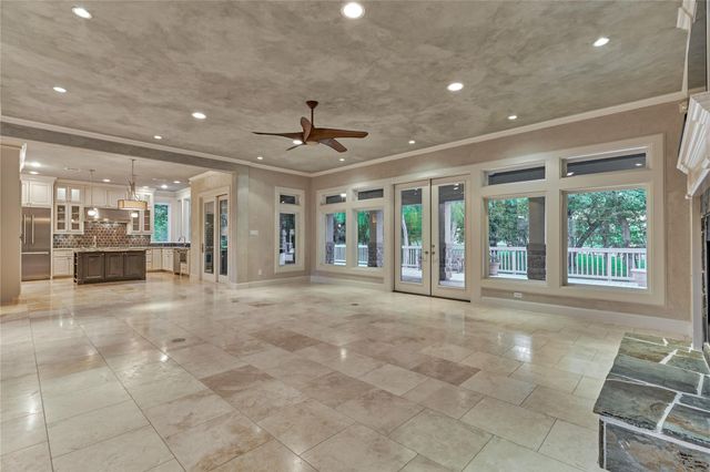 3 Edgewood Drive W, Montgomery, TX 77356