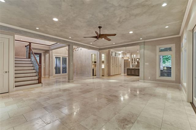 3 Edgewood Drive W, Montgomery, TX 77356