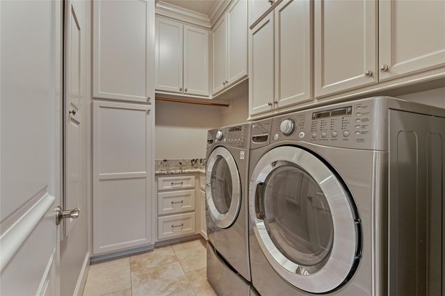 3 Edgewood Drive W, Montgomery, TX 77356