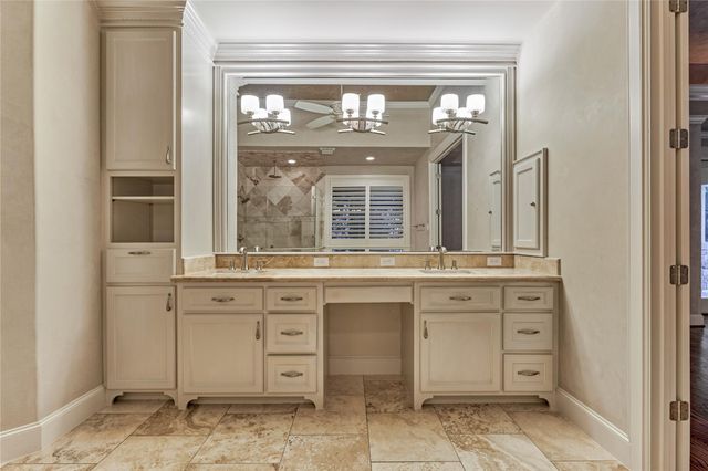 3 Edgewood Drive W, Montgomery, TX 77356