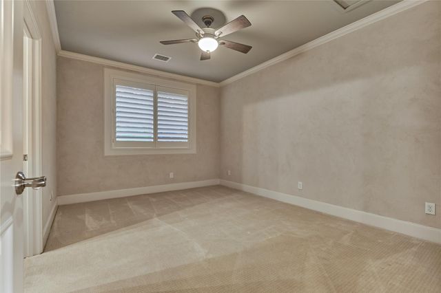 3 Edgewood Drive W, Montgomery, TX 77356