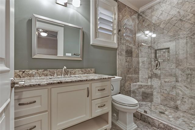 3 Edgewood Drive W, Montgomery, TX 77356