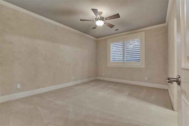 3 Edgewood Drive W, Montgomery, TX 77356
