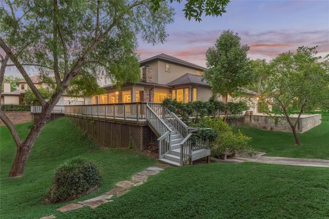 3 Edgewood Drive W, Montgomery, TX 77356