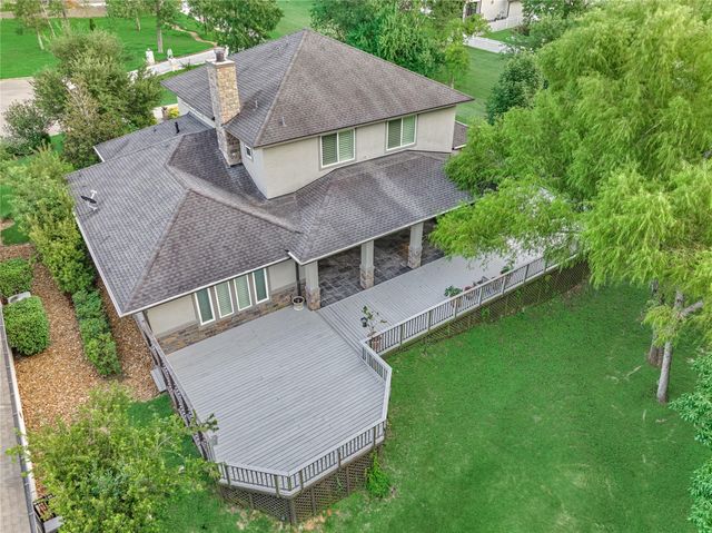 3 Edgewood Drive W, Montgomery, TX 77356
