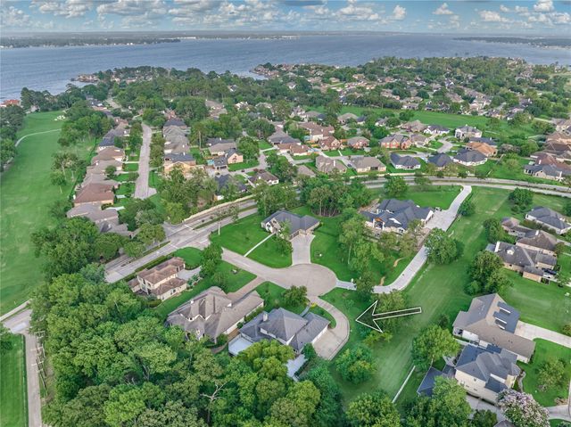 3 Edgewood Drive W, Montgomery, TX 77356