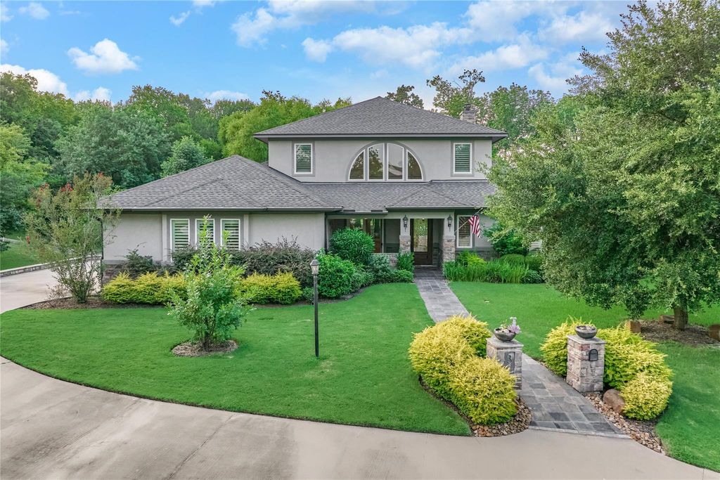 3 Edgewood Drive W, Montgomery, TX 77356