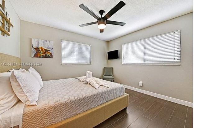 945 Sunset Rd 1, West Palm Beach, FL 33401