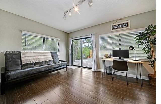 945 Sunset Rd 1, West Palm Beach, FL 33401