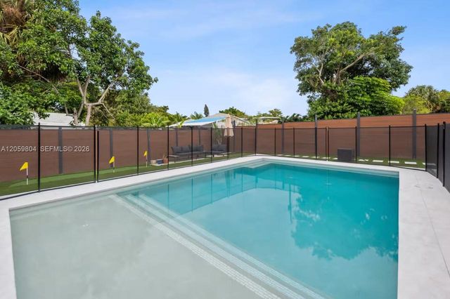 945 Sunset Rd 1, West Palm Beach, FL 33401
