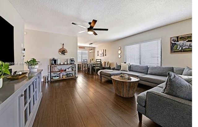 945 Sunset Rd 1, West Palm Beach, FL 33401