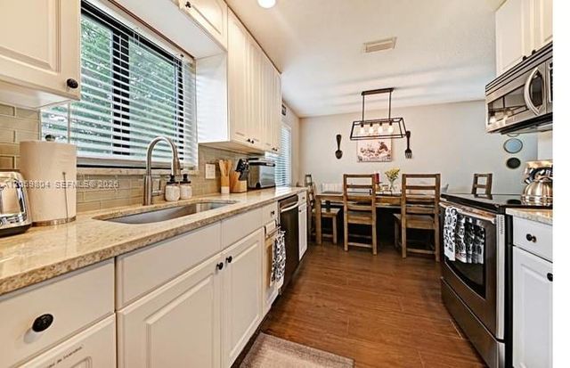 945 Sunset Rd 1, West Palm Beach, FL 33401