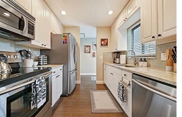 945 Sunset Rd 1, West Palm Beach, FL 33401