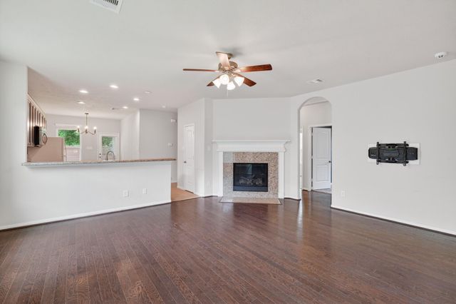 12027 Rockridge Falls Drive, Tomball, TX 77375