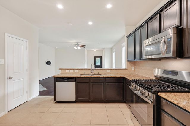 12027 Rockridge Falls Drive, Tomball, TX 77375