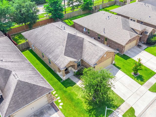 12027 Rockridge Falls Drive, Tomball, TX 77375