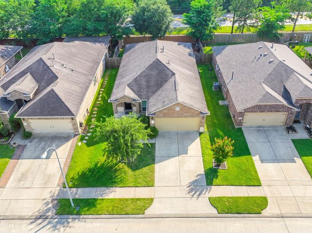 12027 Rockridge Falls Drive, Tomball, TX 77375