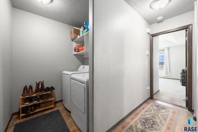 2721 E Hollow Pl Place, Sioux Falls, SD 57108