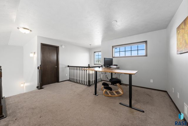 2721 E Hollow Pl Place, Sioux Falls, SD 57108