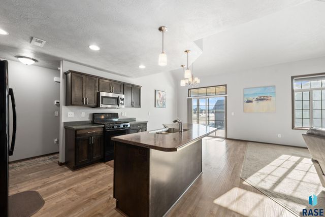 2721 E Hollow Pl Place, Sioux Falls, SD 57108