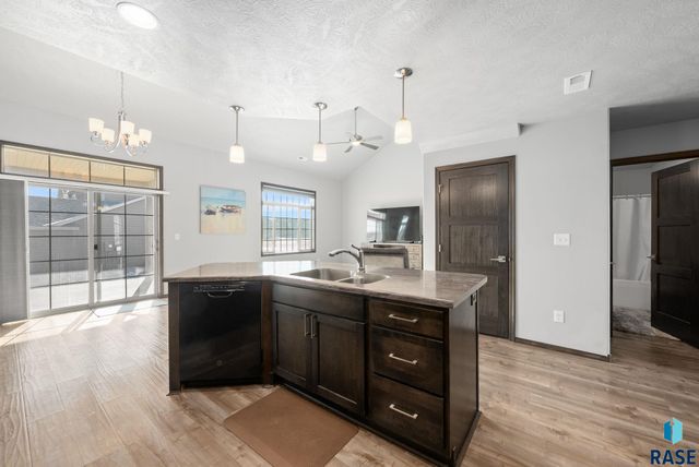 2721 E Hollow Pl Place, Sioux Falls, SD 57108