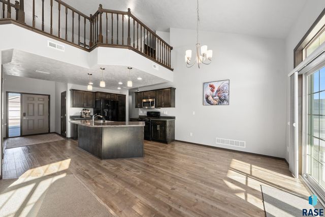 2721 E Hollow Pl Place, Sioux Falls, SD 57108