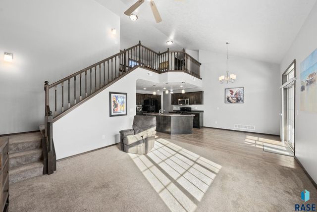 2721 E Hollow Pl Place, Sioux Falls, SD 57108