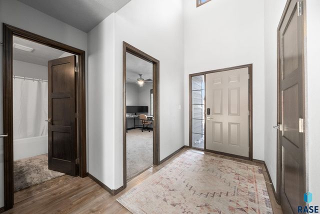 2721 E Hollow Pl Place, Sioux Falls, SD 57108