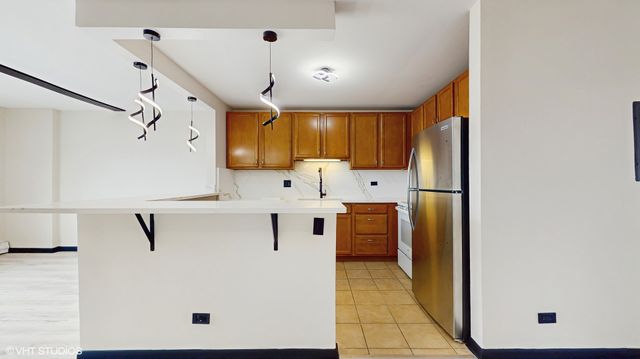 4220 Bonhill Drive 3E, Arlington Heights, IL 60004