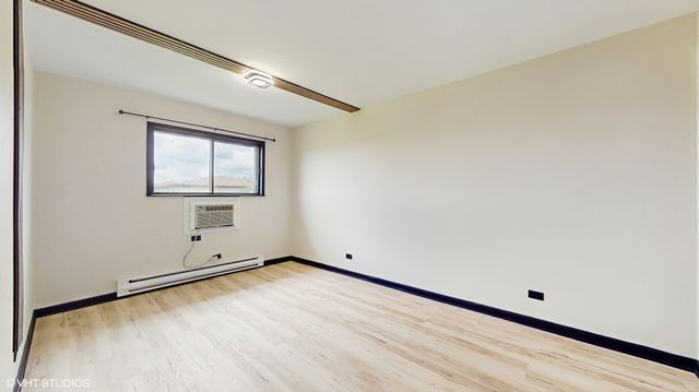 4220 Bonhill Drive 3E, Arlington Heights, IL 60004