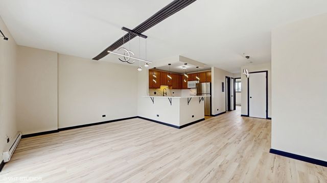 4220 Bonhill Drive 3E, Arlington Heights, IL 60004