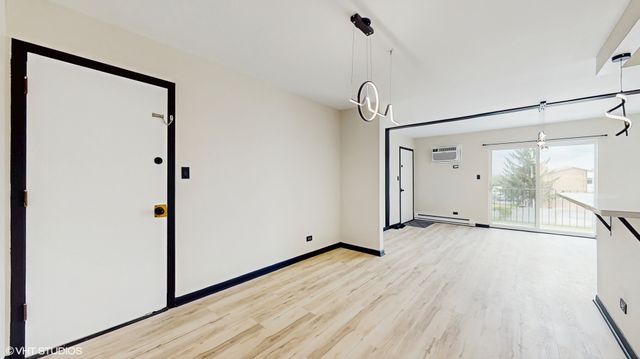 4220 Bonhill Drive 3E, Arlington Heights, IL 60004