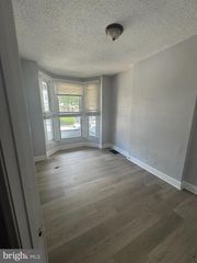 2902 W MOSHER ST, Baltimore, MD 21216