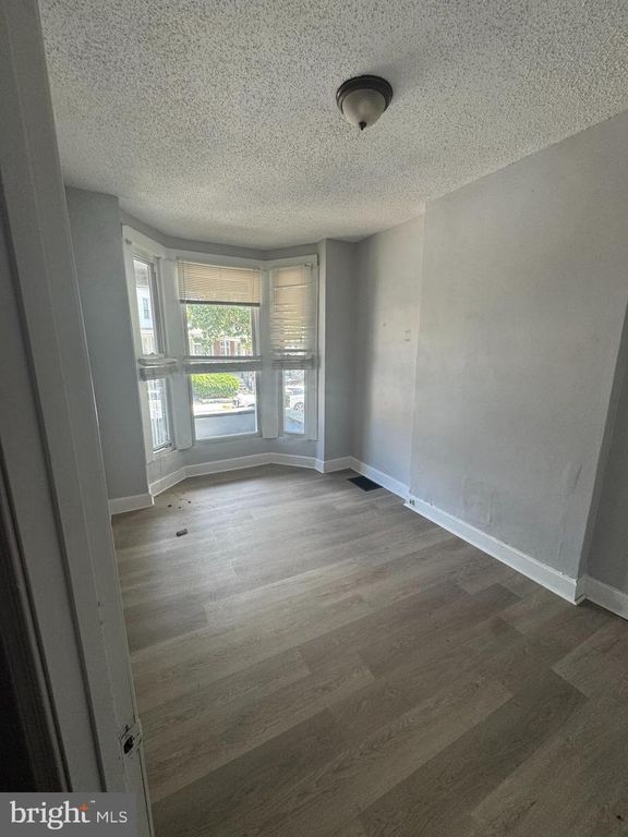 2902 W MOSHER ST, Baltimore, MD 21216