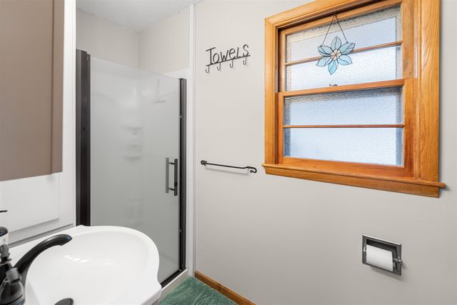 1010 Manor Rd, Salina, KS 67401