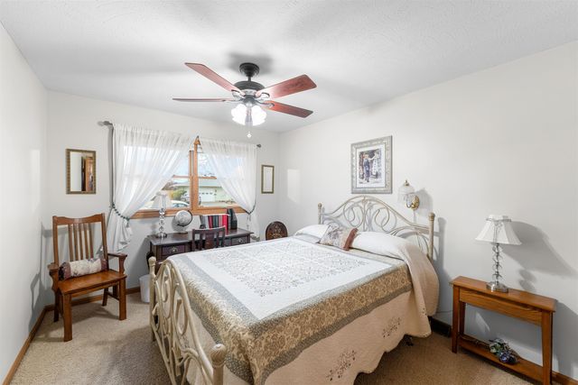 1010 Manor Rd, Salina, KS 67401