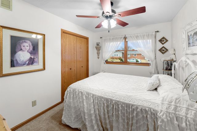 1010 Manor Rd, Salina, KS 67401