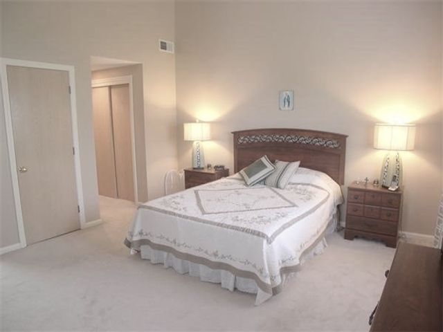 421 Captain Eames Cir 421, Ashland, MA 01721