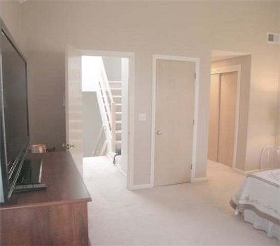 421 Captain Eames Cir 421, Ashland, MA 01721