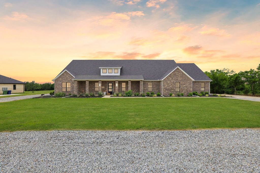 1153 Block Road, Gunter, TX 75058