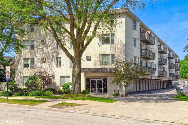 8232 Niles Center Road 311, Skokie, IL 60077