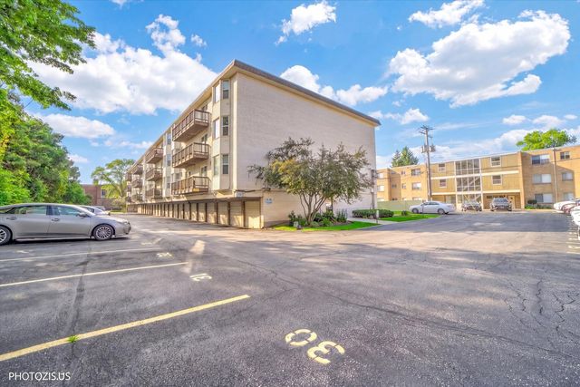 8232 Niles Center Road 311, Skokie, IL 60077